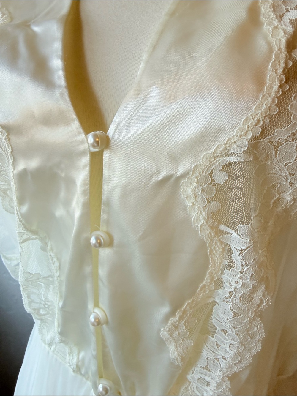 Vintage Val Mode Cream Chiffon Peignoir Made in USA Romantic Lace Maxi Robe - Picture 4 of 11